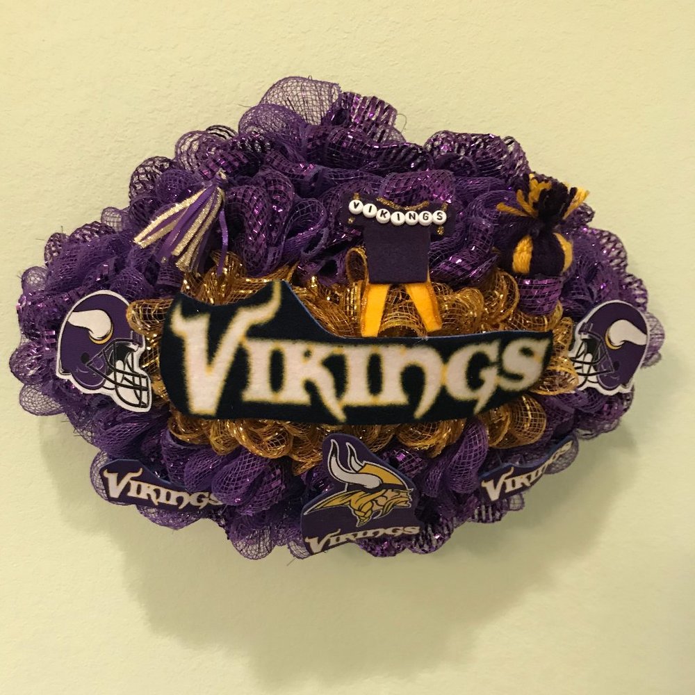 MINNESOTA VIKINGS FOOTBALL WALL HANGING